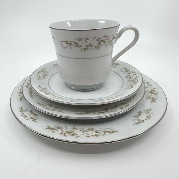 International Silver Co Fine China Cup & 3 Saucers 326 Springtime 4 Pc Serveware - Picture 1 of 11